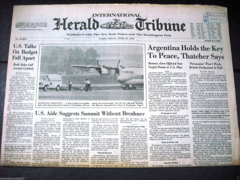 International Herald Tribune {Handuran Hijacking} Paris Global Newspaper 1982