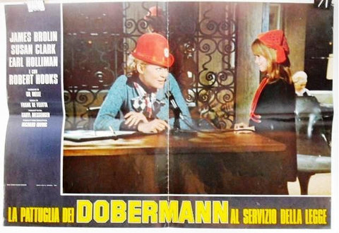 la Pattuglia dei Dobermann Style D Italian Lobby Card 70s